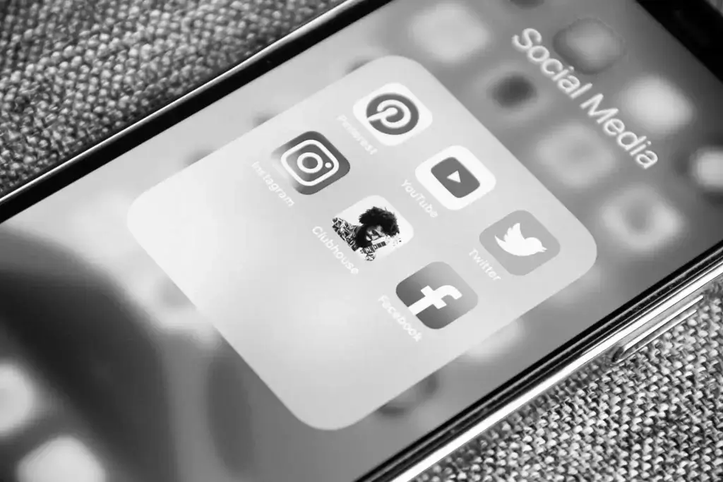 Domptez l’algorithme ! Les 8 tendances social media de 2023.