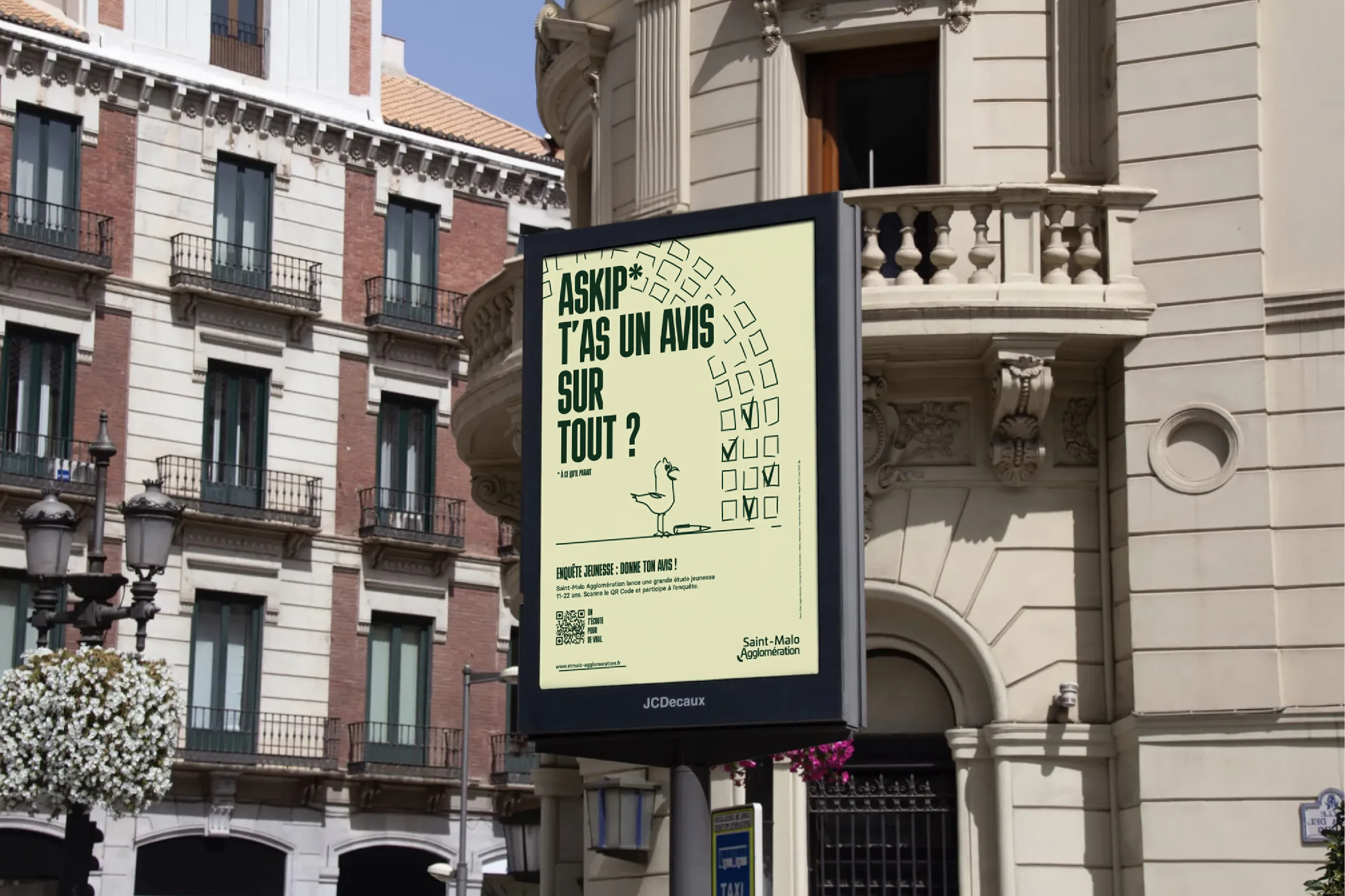 Mockup afffichage version vert mobilier urbain